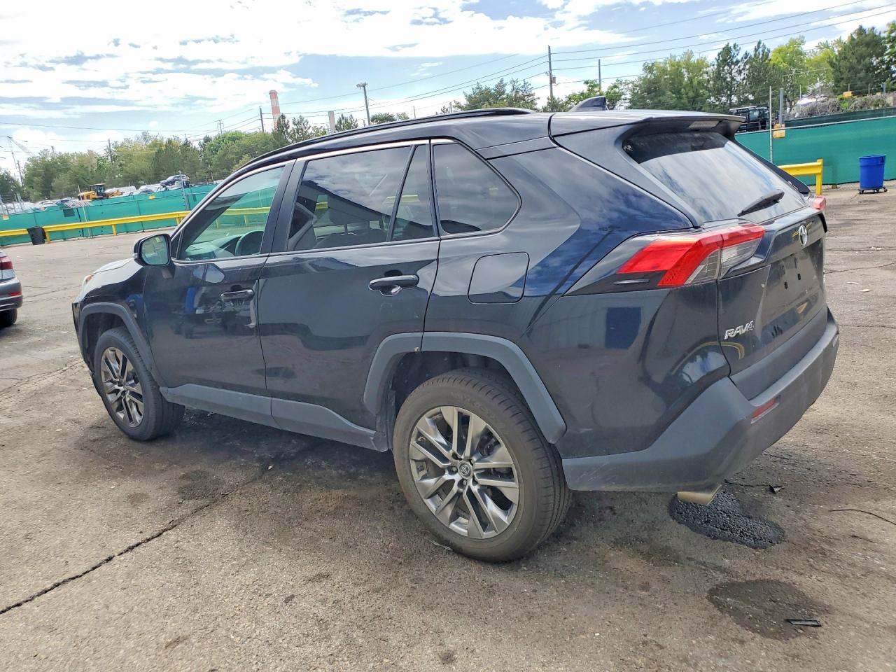 2020 TOYOTA RAV4 XLE Premium