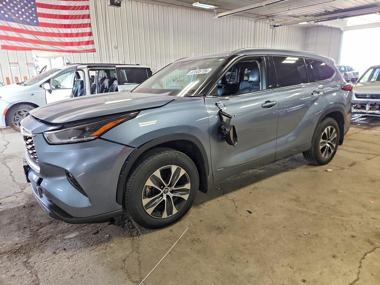 2021 TOYOTA HIGHLANDER XLE