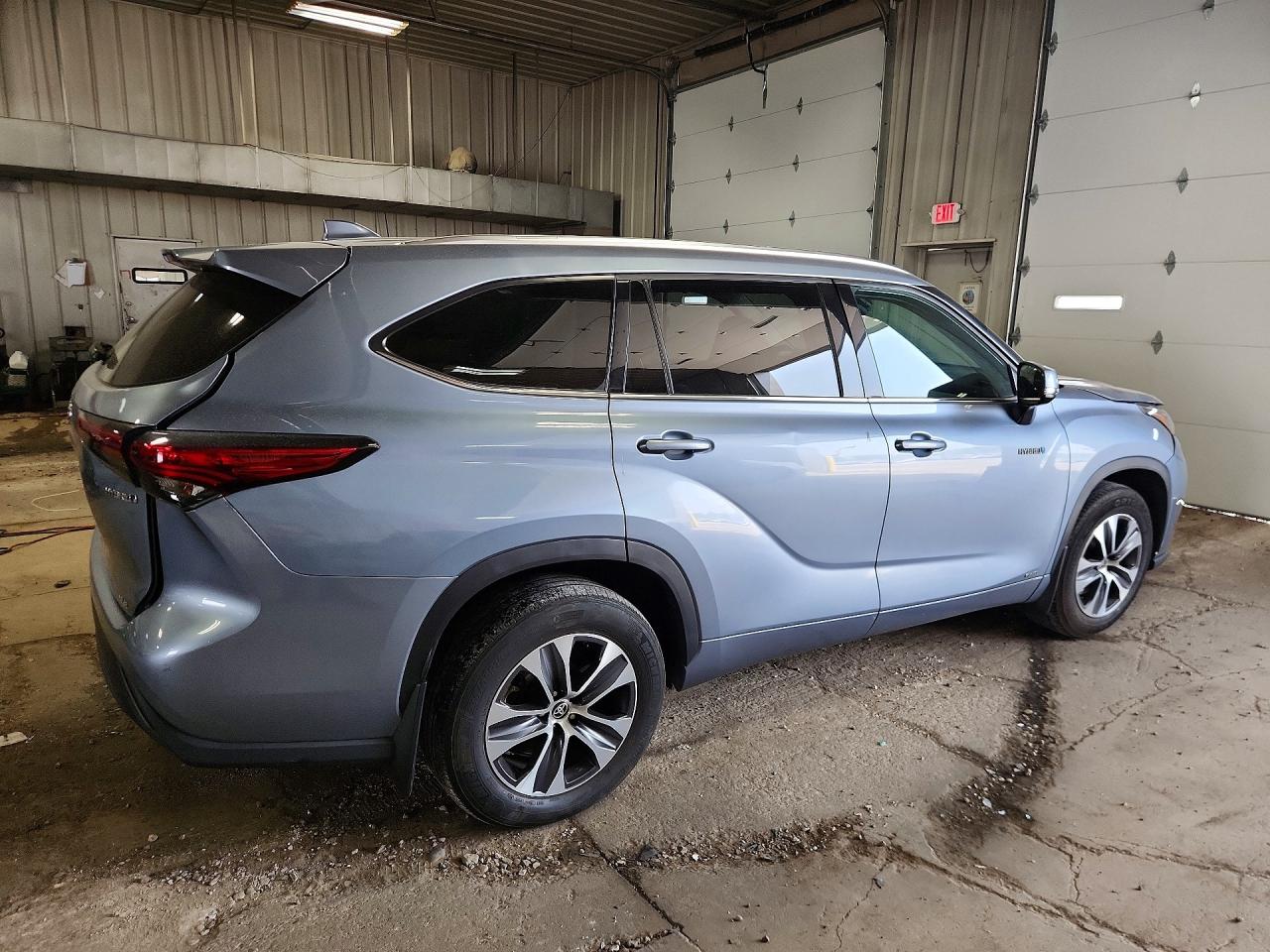 2021 TOYOTA HIGHLANDER XLE