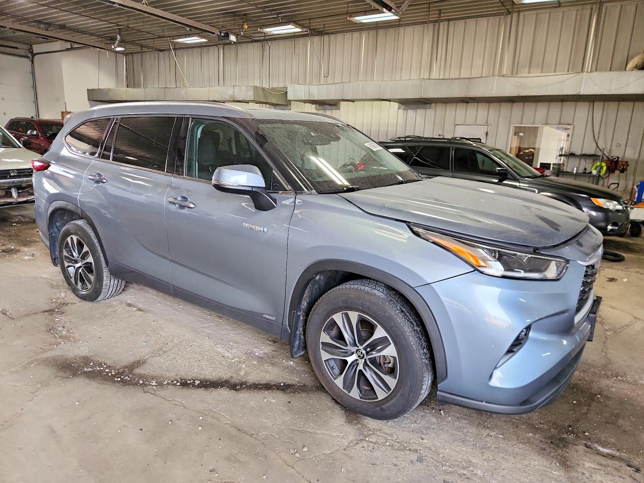 2021 TOYOTA HIGHLANDER XLE