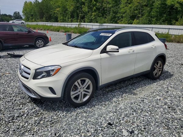 2015 MERCEDES-BENZ GLA GLA250