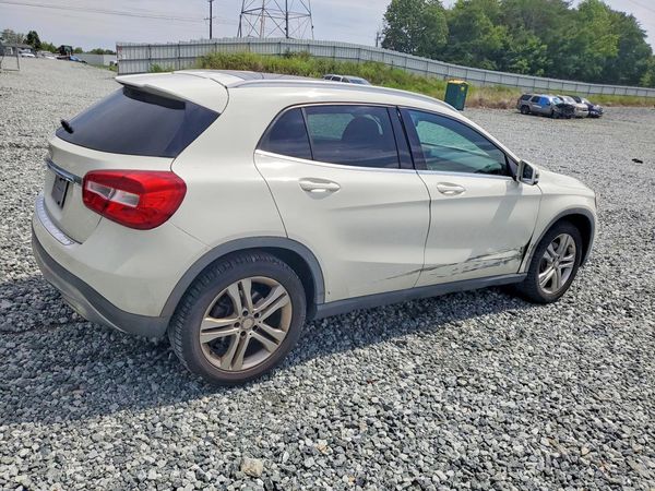 2015 MERCEDES-BENZ GLA GLA250