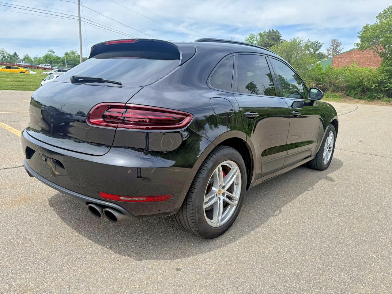 2017 PORSCHE MACAN