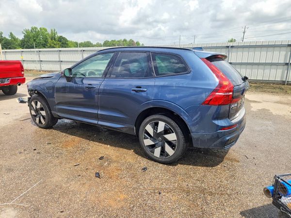 2025 VOLVO XC60 Plus Dark — DSRA