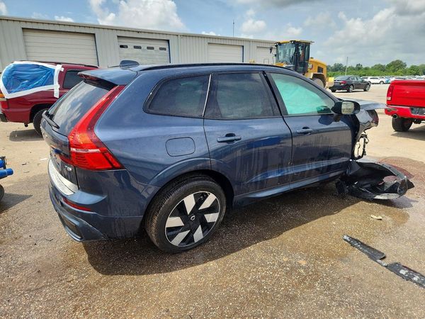 2025 VOLVO XC60 Plus Dark — PSRA