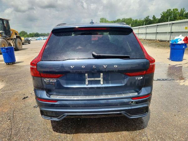 2025 VOLVO XC60 Plus Dark — DIRR