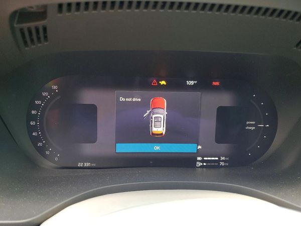 2025 VOLVO XC60 Plus Dark — ODOM