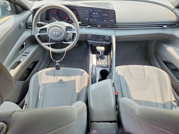 2022 HYUNDAI ELANTRA SEL