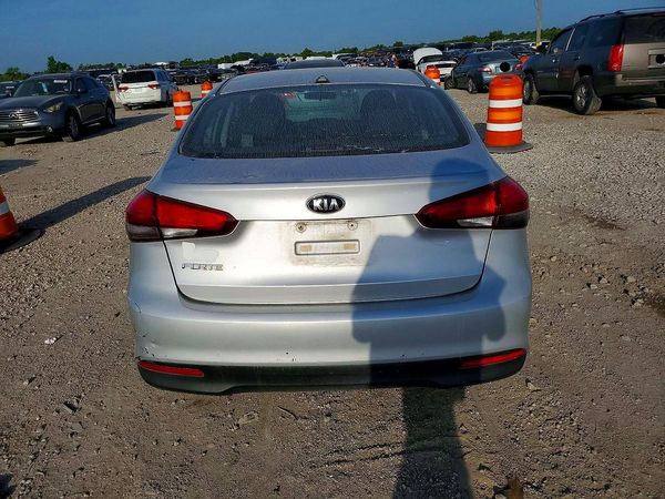 2017 KIA FORTE LX Base