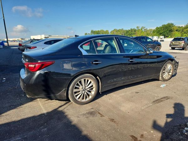 2021 INFINITI Q50 LUXE