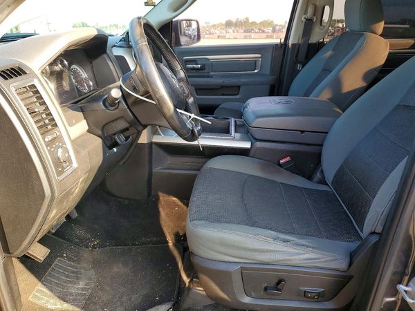 2014 RAM 1500 SLT CREW CAB 4X4