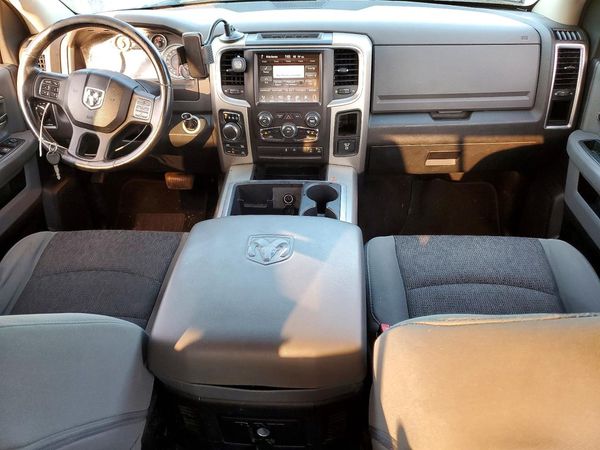 2014 RAM 1500 SLT CREW CAB 4X4