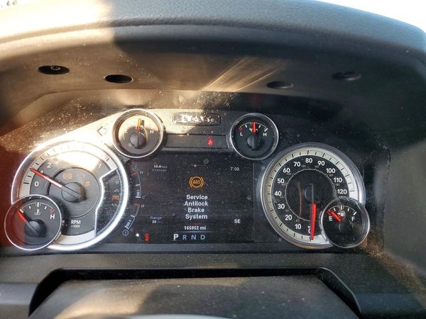 2014 RAM 1500 SLT CREW CAB 4X4