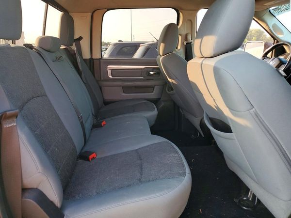 2014 RAM 1500 SLT CREW CAB 4X4