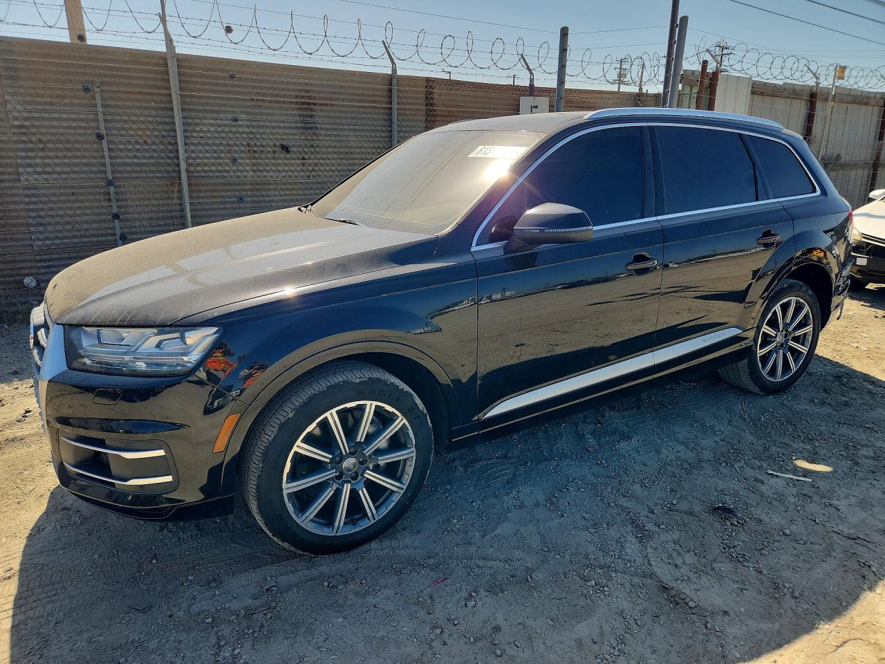 2017 AUDI Q7 quattro Premium Plus