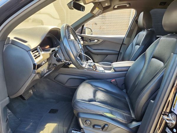2017 AUDI Q7 quattro Premium Plus
