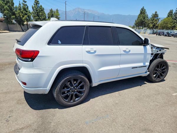 2019 JEEP GRAND CHEROKEE LAREDO 4X2