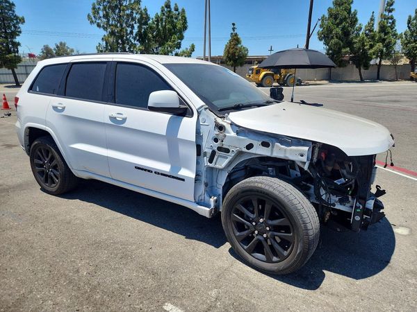 2019 JEEP GRAND CHEROKEE LAREDO 4X2