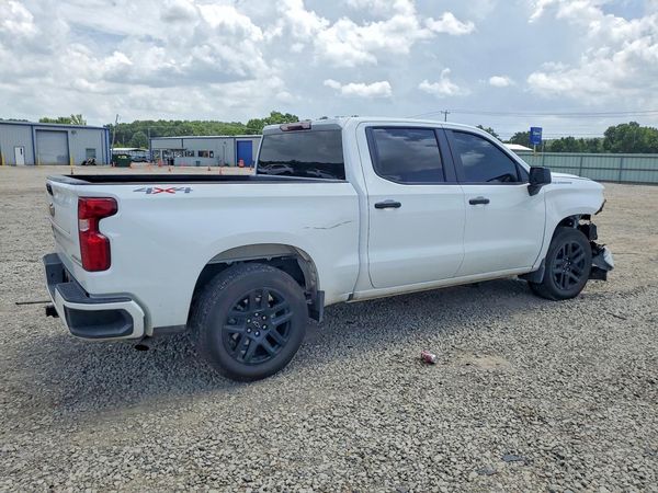 2026 CHEVROLET SILVERADO Custom