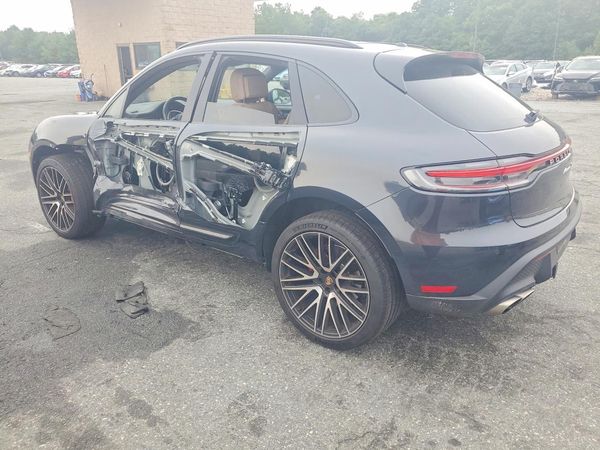 2024 PORSCHE MACAN