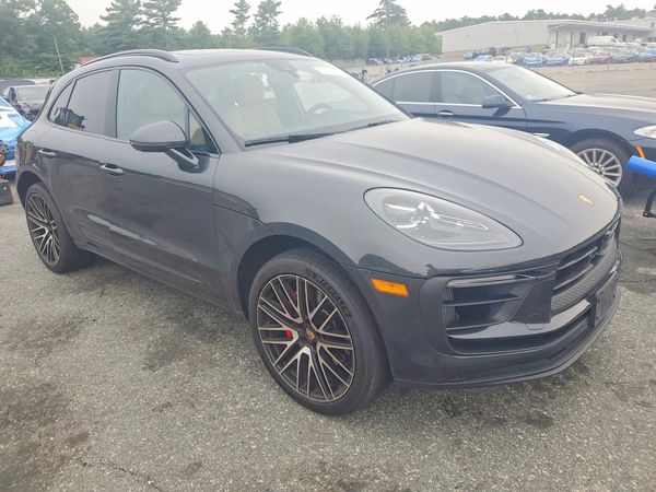 2024 PORSCHE MACAN
