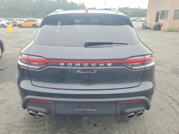 2024 PORSCHE MACAN