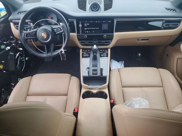 2024 PORSCHE MACAN