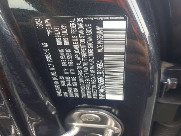 2024 PORSCHE MACAN