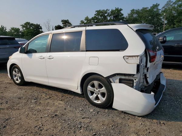 2016 TOYOTA SIENNA