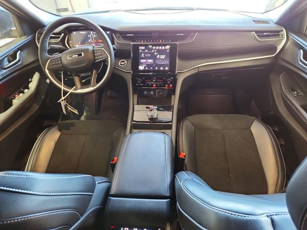 2025 JEEP GRAND CHEROKEE Laredo, Altitude