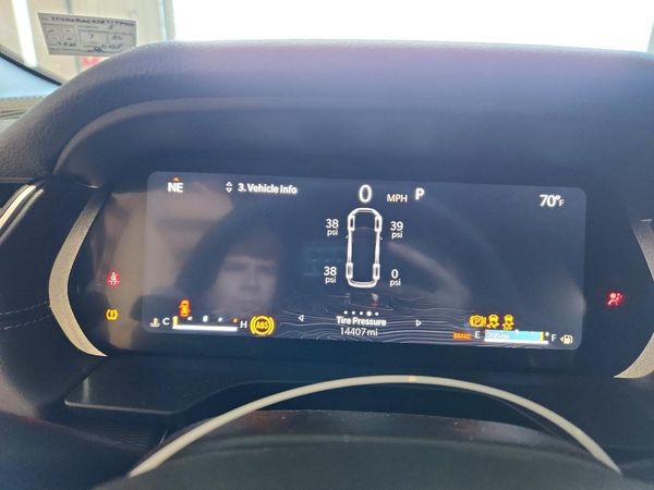 2025 JEEP GRAND CHEROKEE Laredo, Altitude