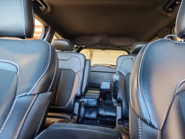 2025 JEEP GRAND CHEROKEE Laredo, Altitude