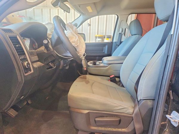 2014 RAM 1500 ST CREW CAB 4X4