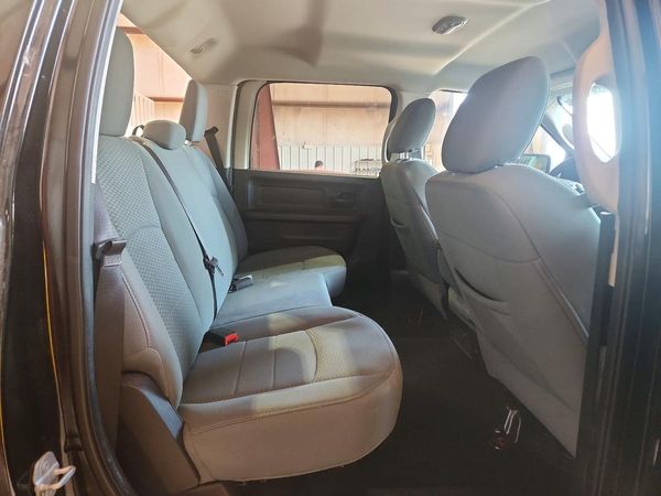 2014 RAM 1500 ST CREW CAB 4X4