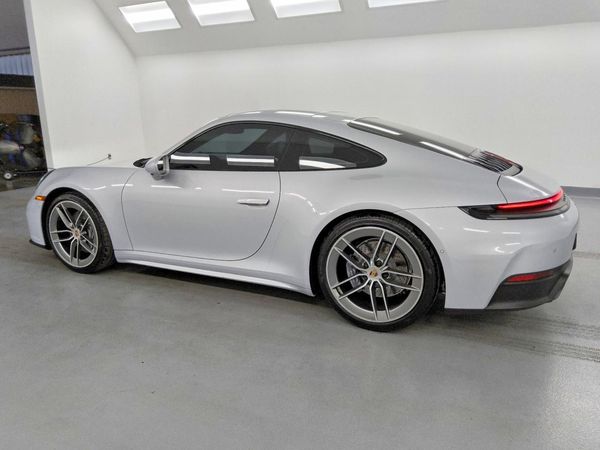 2025 PORSCHE 911 Carrera