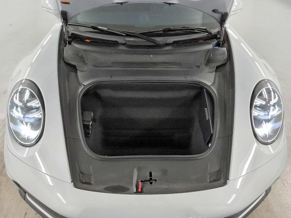 2025 PORSCHE 911 Carrera
