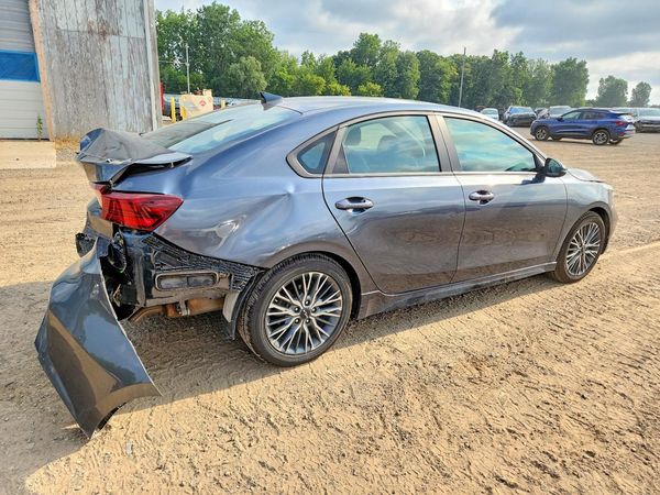 2022 KIA FORTE GT Line