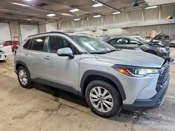 2024 TOYOTA COROLLA CROSS LE