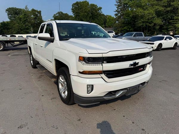 2017 CHEVROLET SILVERADO LT