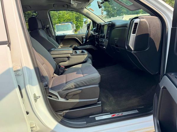 2017 CHEVROLET SILVERADO LT