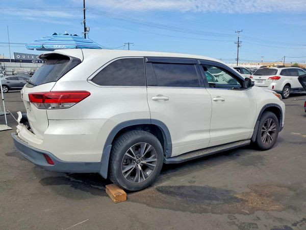 2018 TOYOTA HIGHLANDER LE/LE Plus