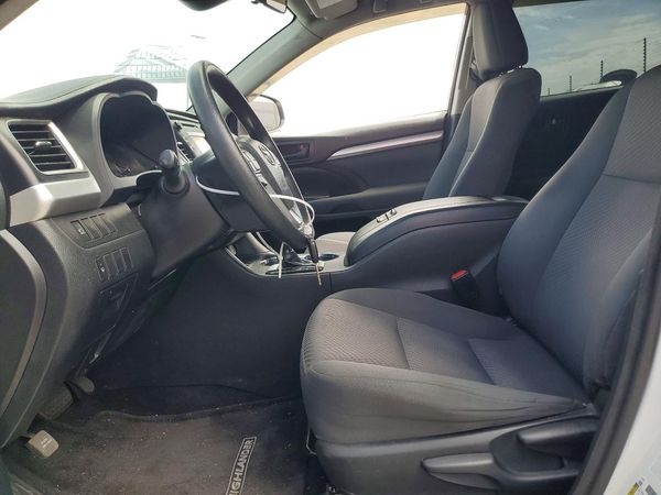 2018 TOYOTA HIGHLANDER LE/LE Plus