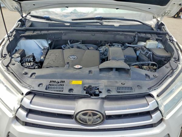 2018 TOYOTA HIGHLANDER LE/LE Plus
