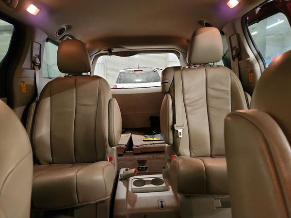 2014 TOYOTA SIENNA