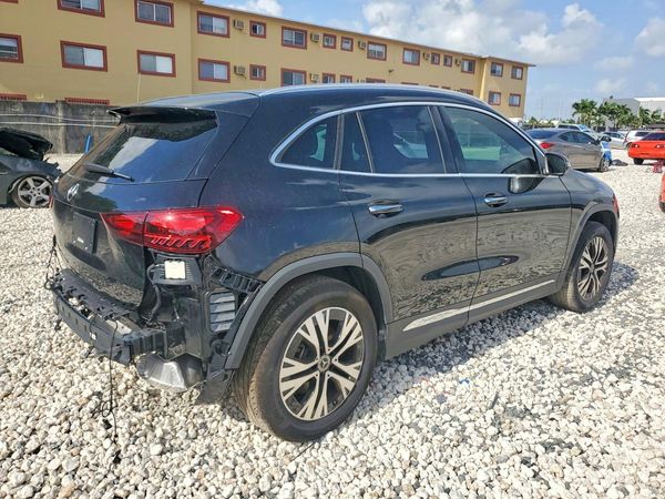 2025 MERCEDES-BENZ GLA