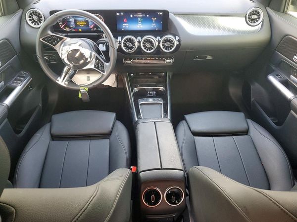 2025 MERCEDES-BENZ GLA