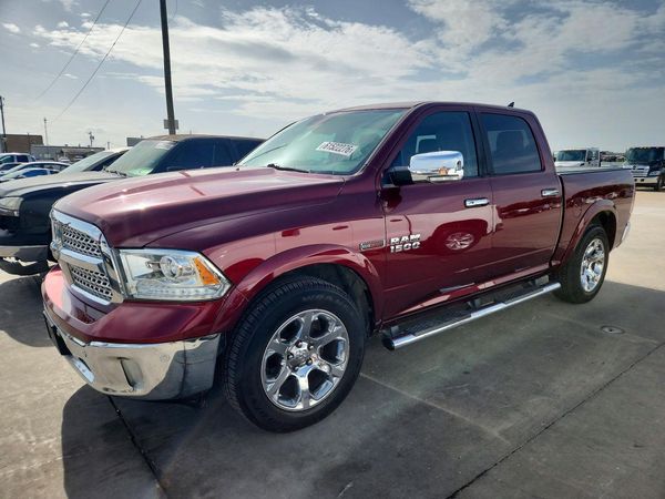 2016 RAM 1500 LARAMIE CREW CAB 4X2