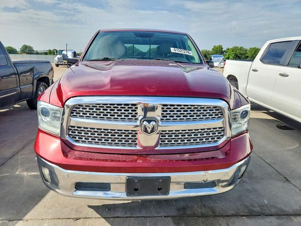 2016 RAM 1500 LARAMIE CREW CAB 4X2