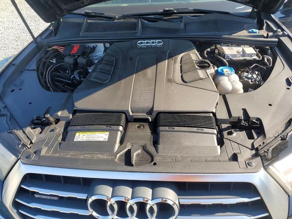 2017 AUDI Q7 quattro Prestige