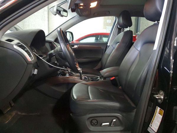 2017 AUDI Q5 quattro Premium Plus